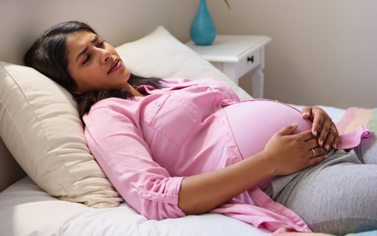 පළමු මාස 3 තුල රුධිර වහනය වීම ඇතිවීමට හේතු සහ එවිට කලයුත්තේ කුමක්ද? 4